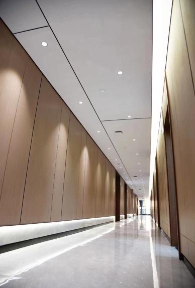 Corridor · warm hout